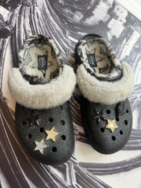 CROCS ladies clogs with glitter and fur detail - Size 8