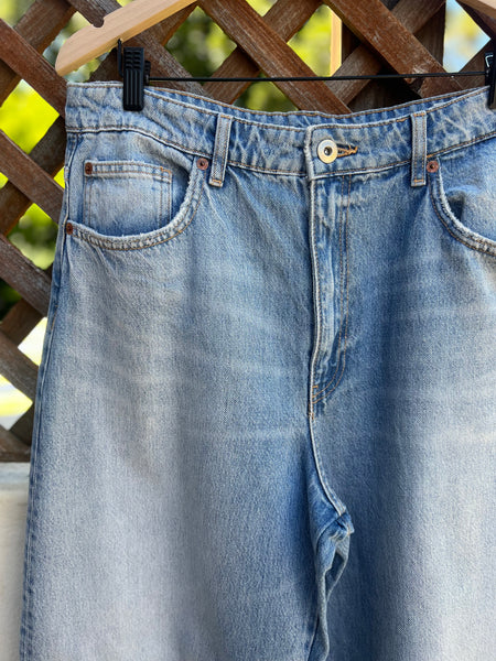 Zara Brand New Balloon Style Jeans - Size EUR40