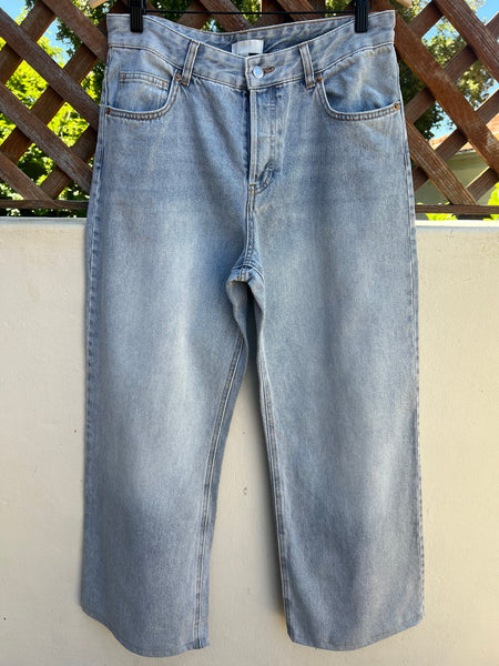 H&M Brand New High waist wide leg Jeans - Size EUR40