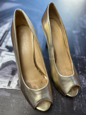 Nine West Genuine Leather Gold PeepToe Heels - Size 5