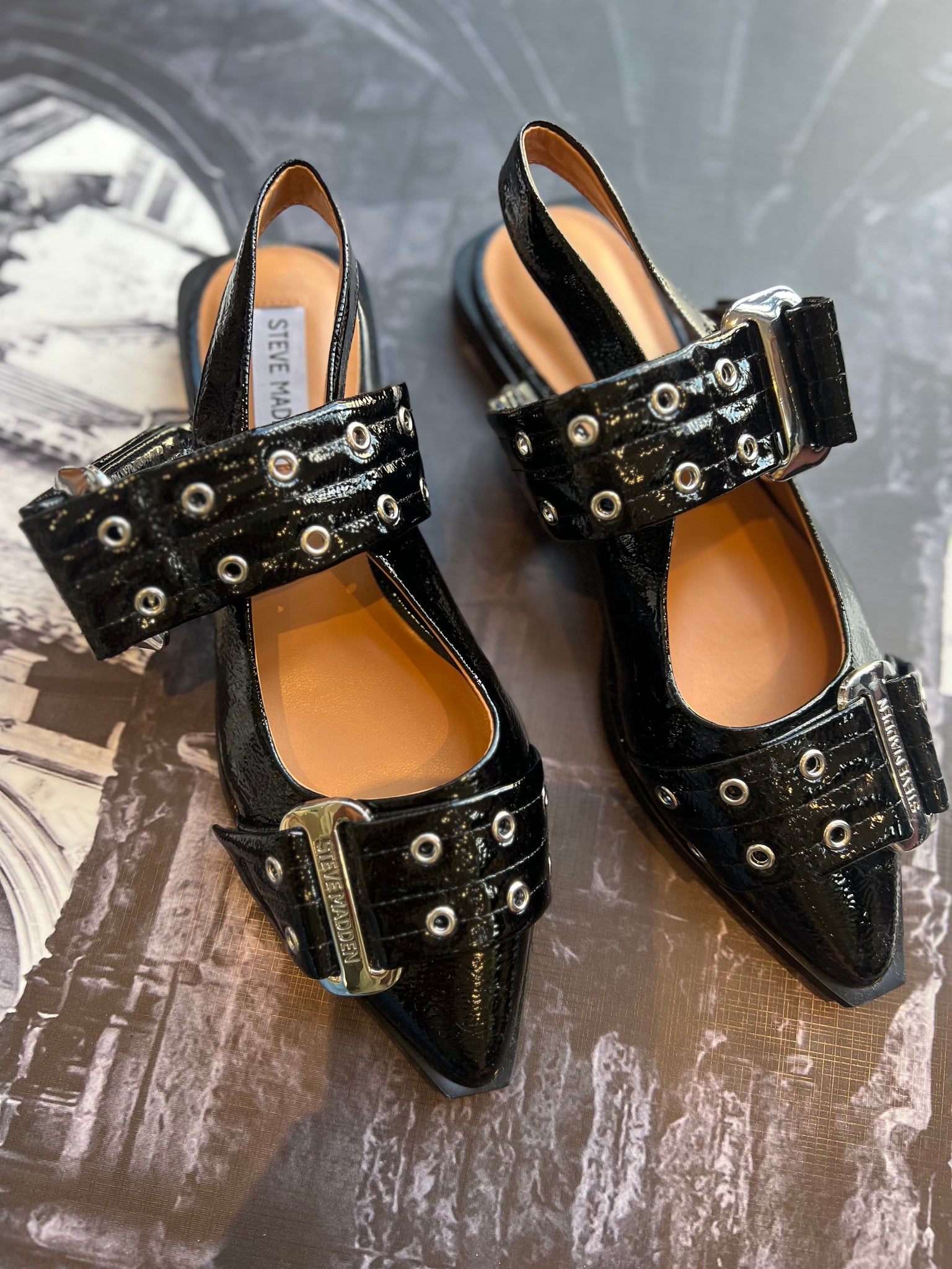 Steve Madden Brand New Patent Leather Flats with buckles - Size 4
