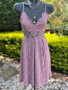 Blush Lace Cocktail V-Neck Dress - EUR36