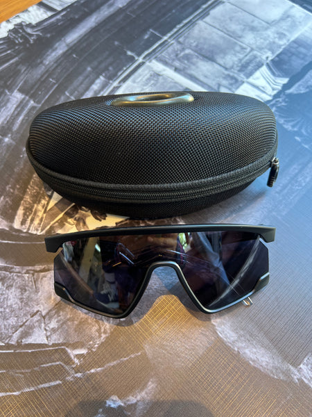 Oakley ORIGINAL Brand New Sports Sunglasses (comes with case and holder)