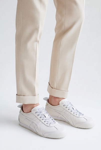 Onitsuka Tiger Brand New Sneakers with silver lace detail - Size UK8