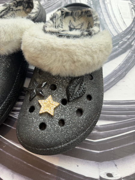 CROCS ladies clogs with glitter and fur detail - Size 8
