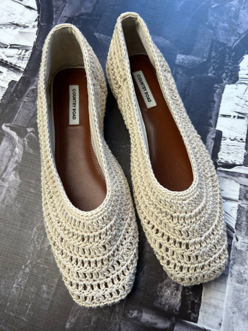 Country Road Brand New Ballet Style shoes - Size 4 (Retail price is R1999)