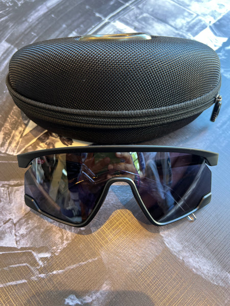 Oakley ORIGINAL Brand New Sports Sunglasses (comes with case and holder)