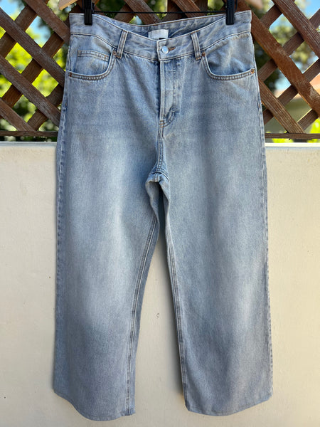 H&M Brand New High waist wide leg Jeans - Size EUR40