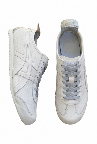 Onitsuka Tiger Brand New Sneakers with silver lace detail - Size UK8
