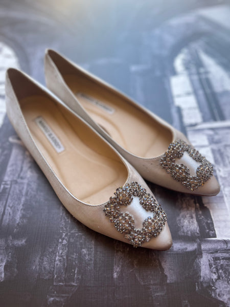 Manolo Blahnik Silver Flat shoes with front detail - Size 39