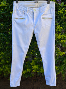 Woolworths White Skinny Jeans with Zip front detail - Size 10