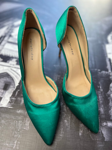 Ladies Green Pointy Heels - Size  5