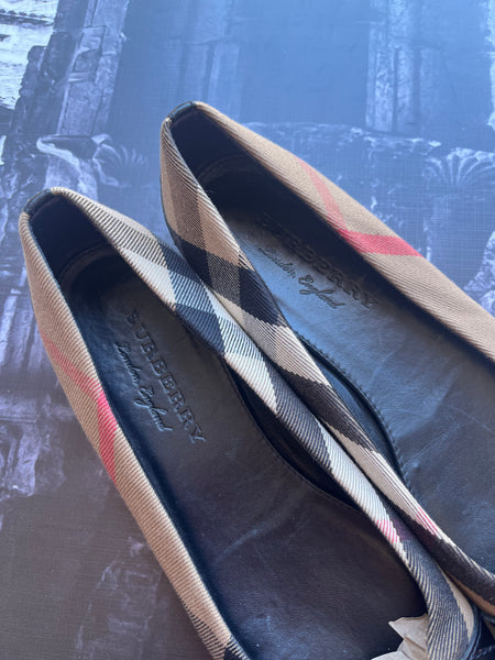 Burberry Branded Pumps - Size 6