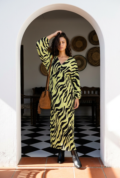 ME&B Brand New Bold Printed Maxi Dress - Size S/M