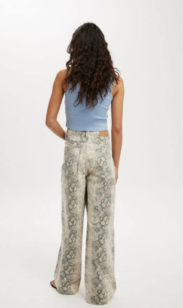 Cotton On Brand New Snakeskin Super Baggy Jeans - Size 30