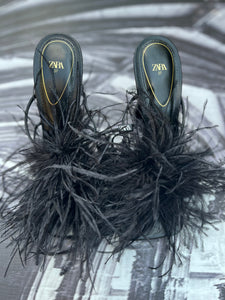 Zara Brand New Sandals with Feather Detail - Size 4