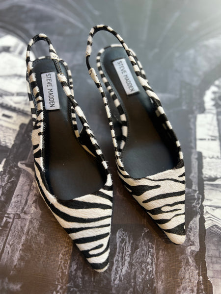 Steve Madden Brand New Genuine Leather with Fur detail - Size 4