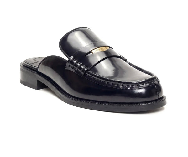 ISENTI Brand New Mule Loafer - Size 4 (Retails at R2999.99)