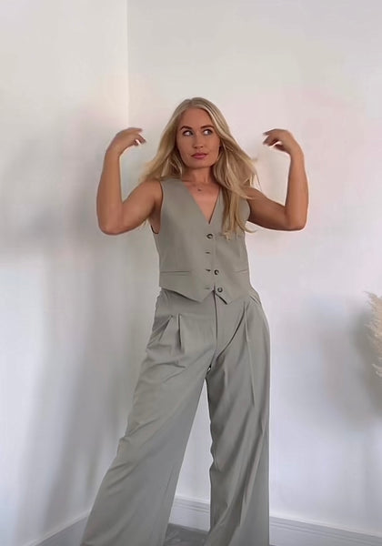Zara Brand New 2 Piece Set (Waistcoat & High waist pants) Size Medium (tags still attached)