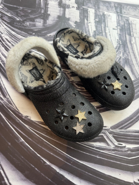 CROCS ladies clogs with glitter and fur detail - Size 8
