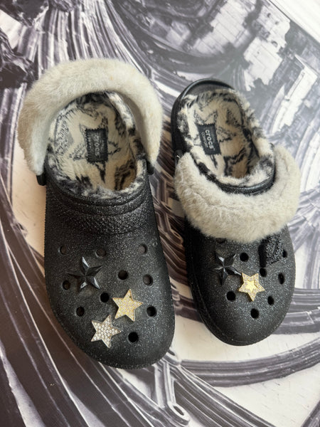 CROCS ladies clogs with glitter and fur detail - Size 8