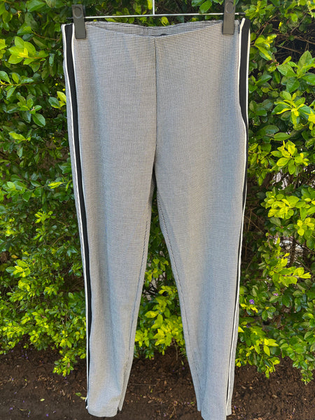 Zara Checkered Leggings with Side Stripe Detail - Size Medium