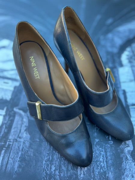 Nine West Genuine Leather Heels with front strap detail - Size 5.5