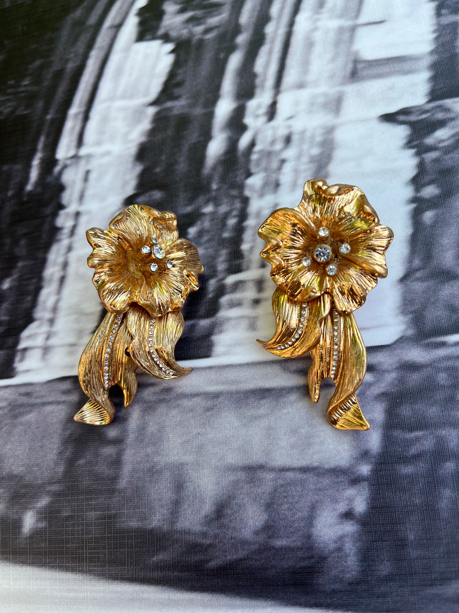 Brand New Gold Chunky Flower Earrings - Costume Jewellery